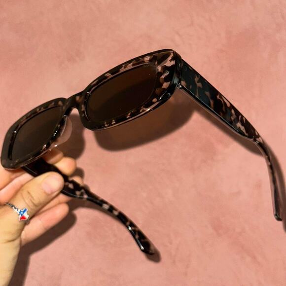 Leopard print sunglasses - Picture 2 of 3